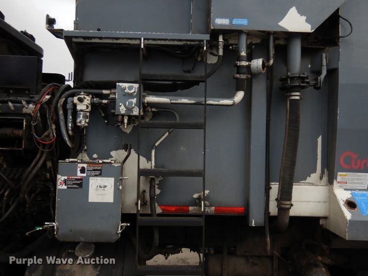 image for item DJ2758 2011 Crane Carrier LET2-26-UNK  refuse truck