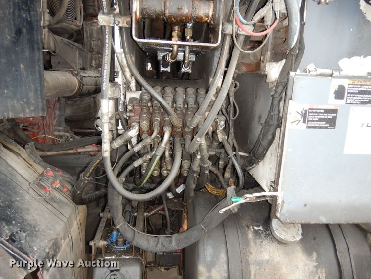 image for item DJ2758 2011 Crane Carrier LET2-26-UNK  refuse truck