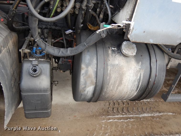 image for item DJ2758 2011 Crane Carrier LET2-26-UNK  refuse truck