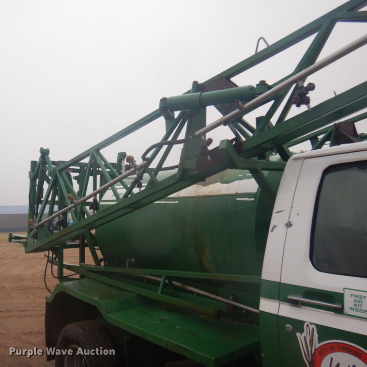 image for item DM5433 1996 Ford F350  applicator truck