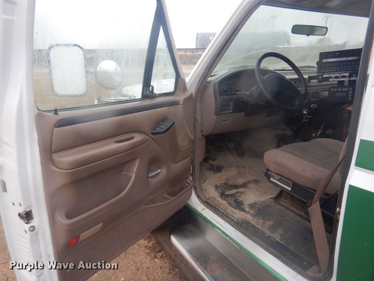 image for item DM5433 1996 Ford F350  applicator truck