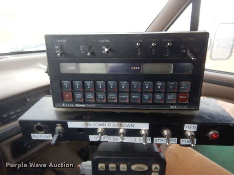 image for item DM5433 1996 Ford F350  applicator truck