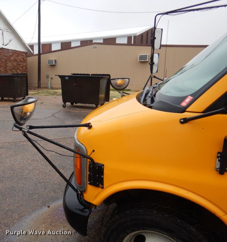 image for item DM5434 1998 GMC Savana G3500  school bus