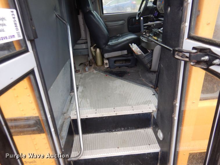image for item DM5434 1998 GMC Savana G3500  school bus