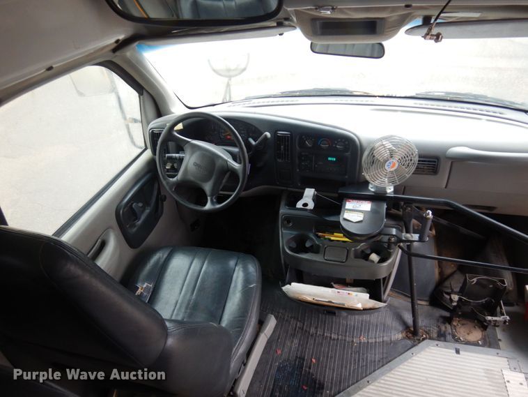 image for item DM5434 1998 GMC Savana G3500  school bus