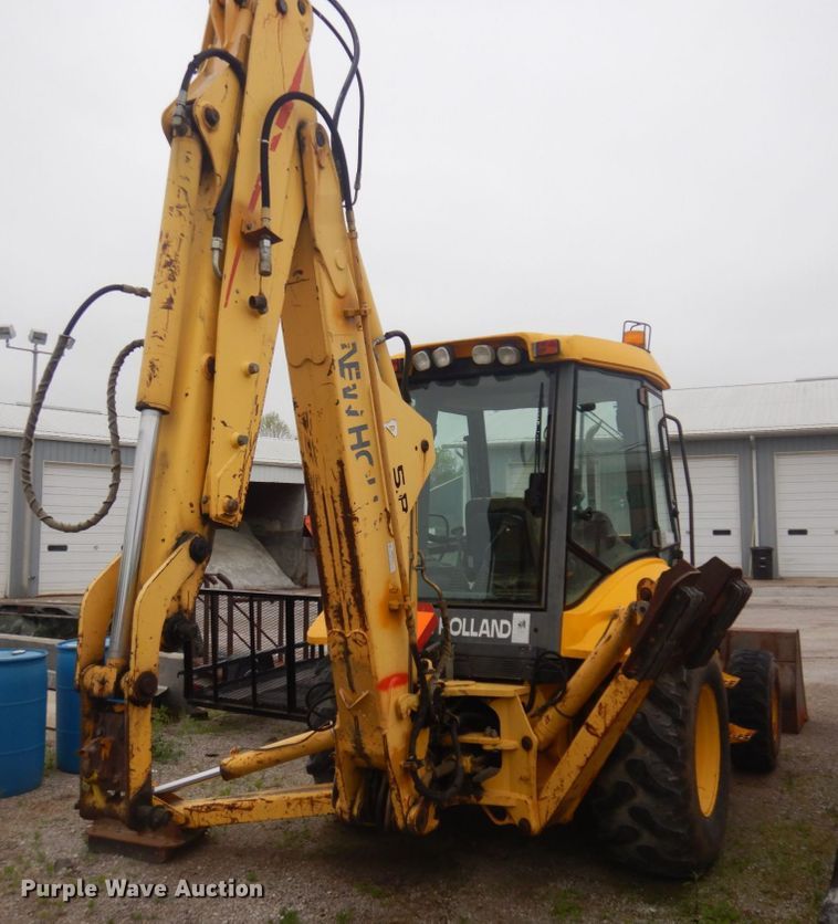 image for item DM5442 2004 New Holland LB75B  backhoe
