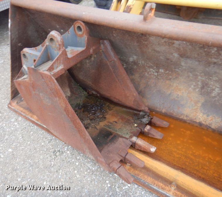 image for item DM5442 2004 New Holland LB75B  backhoe