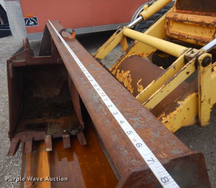 image for item DM5442 2004 New Holland LB75B  backhoe