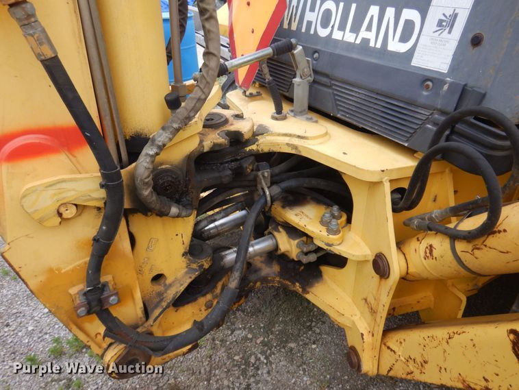 image for item DM5442 2004 New Holland LB75B  backhoe