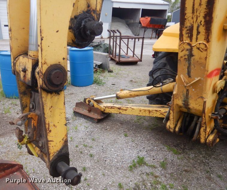 image for item DM5442 2004 New Holland LB75B  backhoe