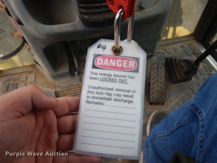 image for item DM5442 2004 New Holland LB75B  backhoe