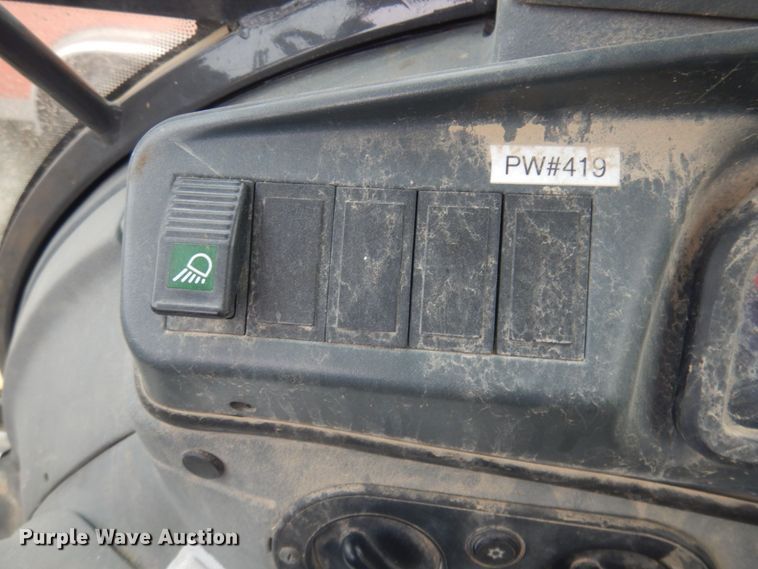 image for item DM5442 2004 New Holland LB75B  backhoe