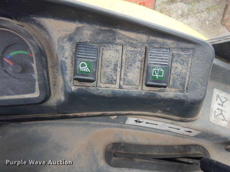 image for item DM5442 2004 New Holland LB75B  backhoe