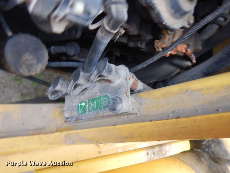 image for item DM5442 2004 New Holland LB75B  backhoe