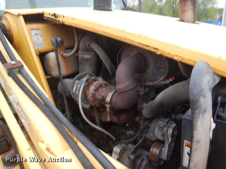 image for item DM5442 2004 New Holland LB75B  backhoe