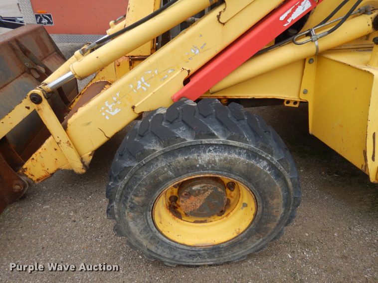 image for item DM5442 2004 New Holland LB75B  backhoe