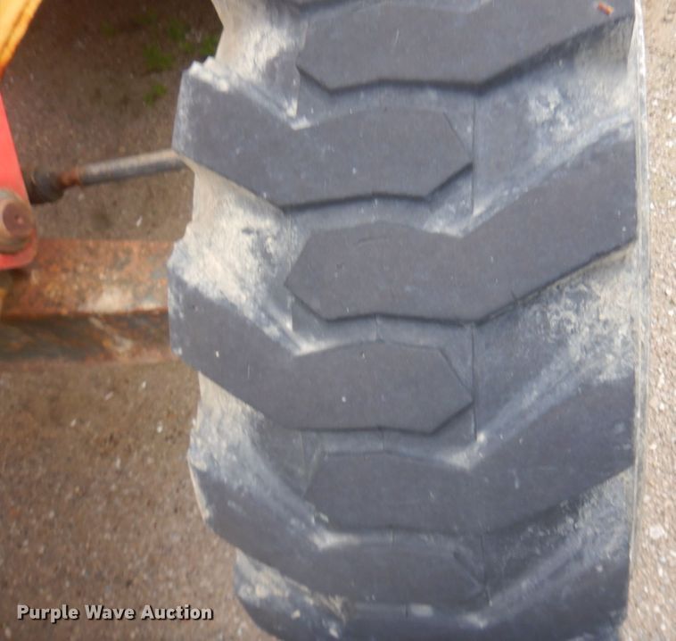 image for item DM5442 2004 New Holland LB75B  backhoe