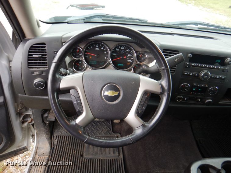 image for item DM6151 2012 Chevrolet Silverado 1500  Ext. Cab pickup truck