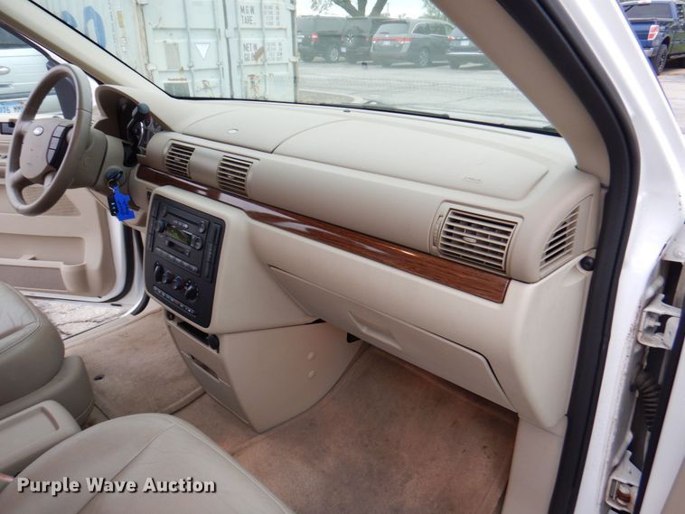 image for item DM6155 2005 Ford Freestar SEL  van