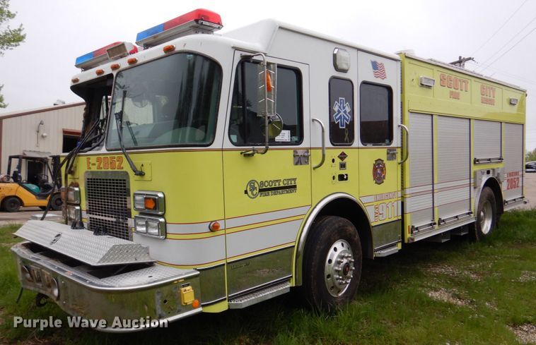 image for item DM7322 2003 Spartan VA41M-2142  pumper fire truck