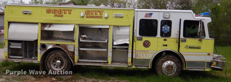 image for item DM7322 2003 Spartan VA41M-2142  pumper fire truck