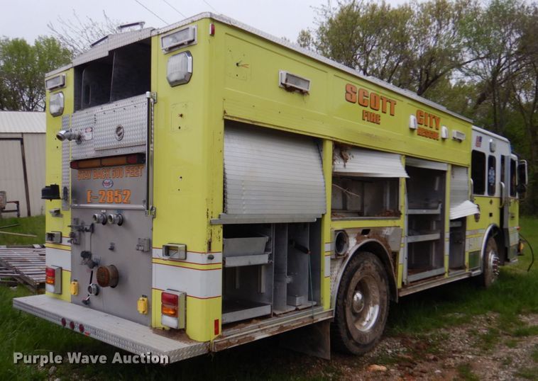 image for item DM7322 2003 Spartan VA41M-2142  pumper fire truck