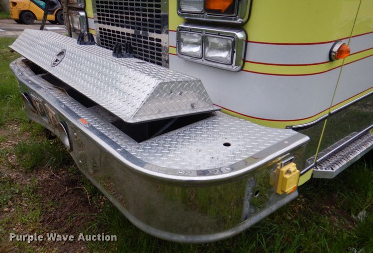 image for item DM7322 2003 Spartan VA41M-2142  pumper fire truck