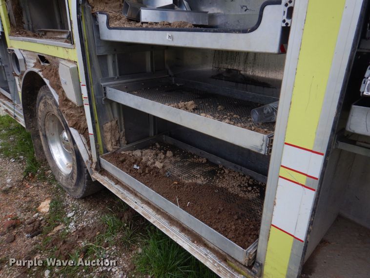 image for item DM7322 2003 Spartan VA41M-2142  pumper fire truck