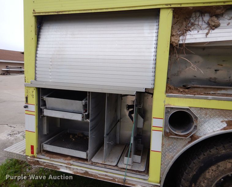 image for item DM7322 2003 Spartan VA41M-2142  pumper fire truck