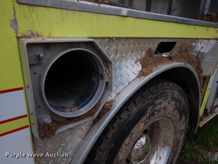 image for item DM7322 2003 Spartan VA41M-2142  pumper fire truck