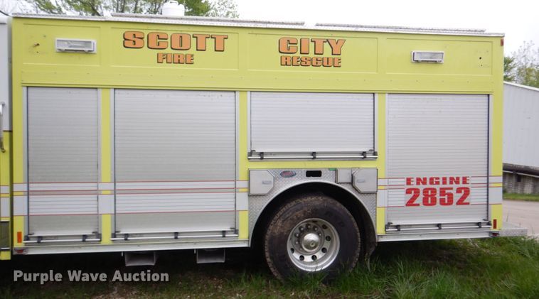 image for item DM7322 2003 Spartan VA41M-2142  pumper fire truck