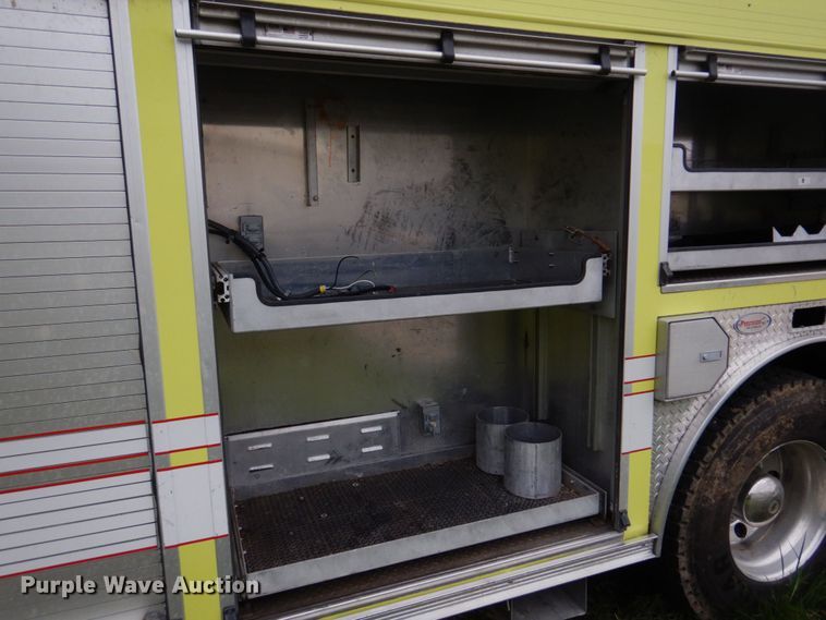 image for item DM7322 2003 Spartan VA41M-2142  pumper fire truck