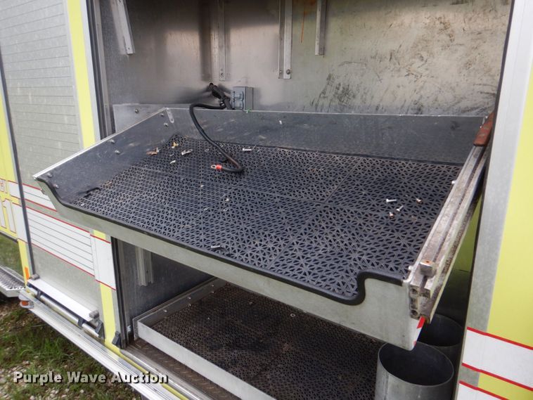 image for item DM7322 2003 Spartan VA41M-2142  pumper fire truck