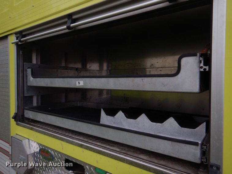 image for item DM7322 2003 Spartan VA41M-2142  pumper fire truck