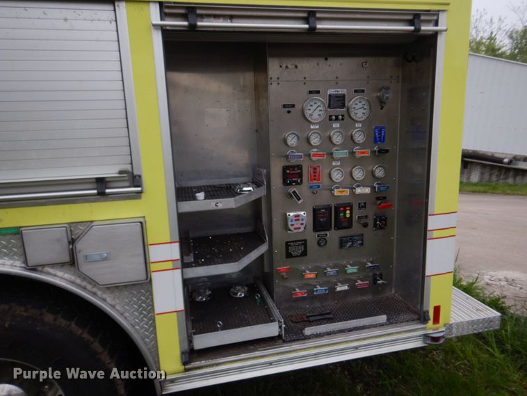 image for item DM7322 2003 Spartan VA41M-2142  pumper fire truck