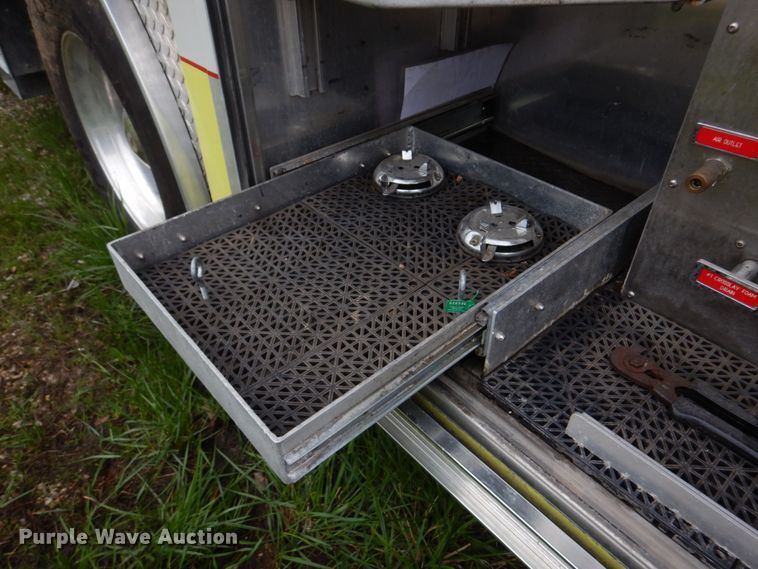 image for item DM7322 2003 Spartan VA41M-2142  pumper fire truck