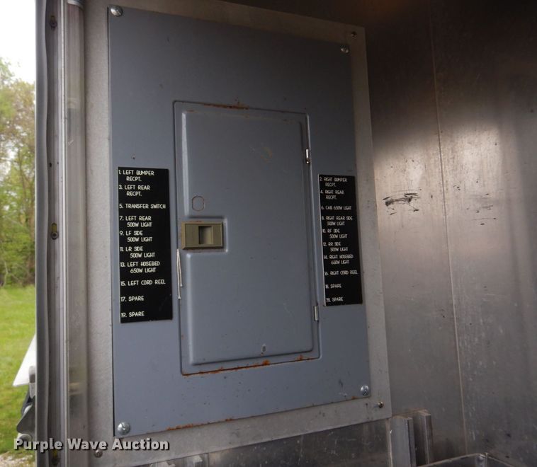 image for item DM7322 2003 Spartan VA41M-2142  pumper fire truck