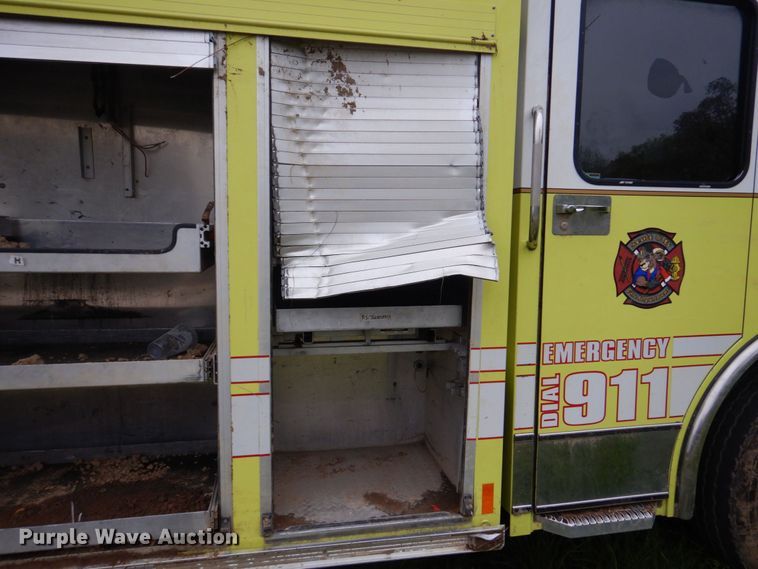 image for item DM7322 2003 Spartan VA41M-2142  pumper fire truck