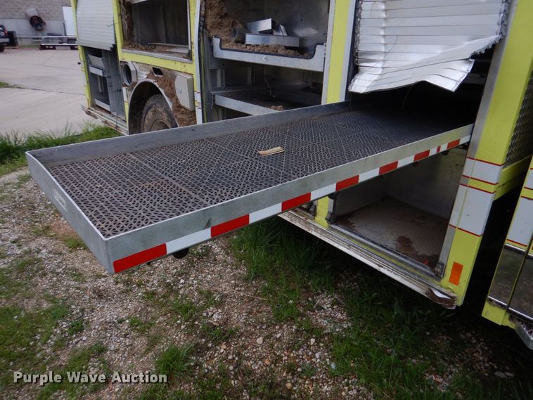 image for item DM7322 2003 Spartan VA41M-2142  pumper fire truck