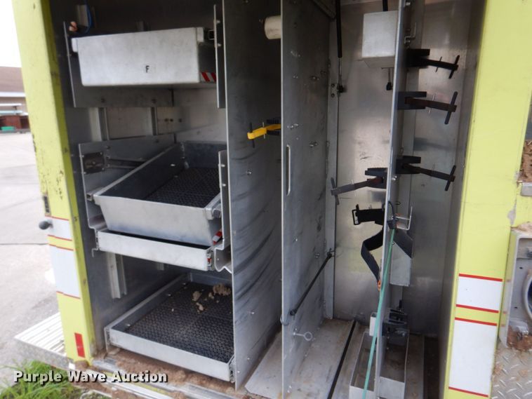 image for item DM7322 2003 Spartan VA41M-2142  pumper fire truck