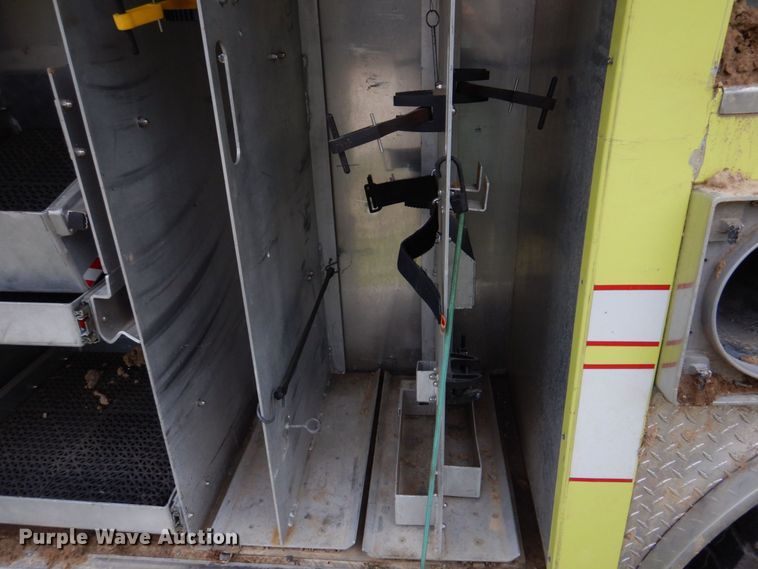 image for item DM7322 2003 Spartan VA41M-2142  pumper fire truck