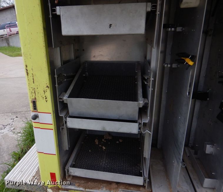 image for item DM7322 2003 Spartan VA41M-2142  pumper fire truck