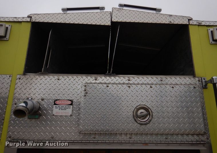 image for item DM7322 2003 Spartan VA41M-2142  pumper fire truck