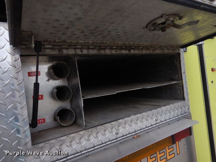 image for item DM7322 2003 Spartan VA41M-2142  pumper fire truck