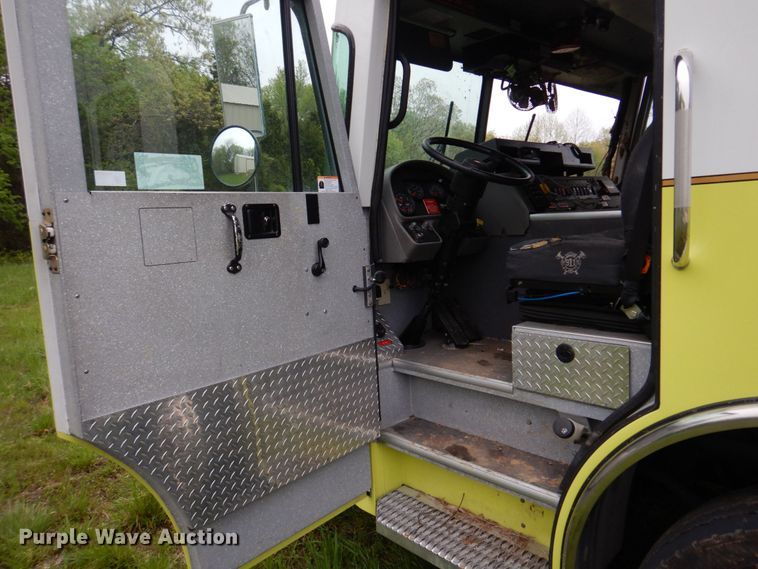 image for item DM7322 2003 Spartan VA41M-2142  pumper fire truck