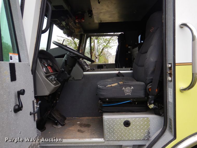 image for item DM7322 2003 Spartan VA41M-2142  pumper fire truck