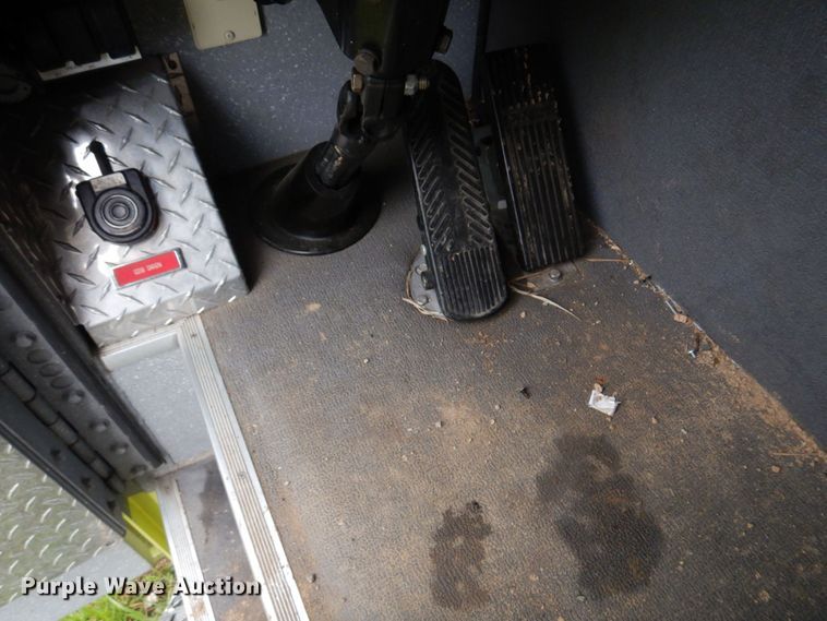 image for item DM7322 2003 Spartan VA41M-2142  pumper fire truck