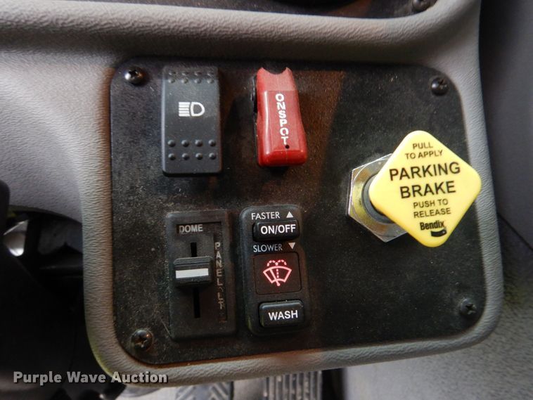 image for item DM7322 2003 Spartan VA41M-2142  pumper fire truck