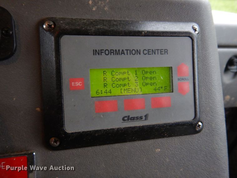 image for item DM7322 2003 Spartan VA41M-2142  pumper fire truck