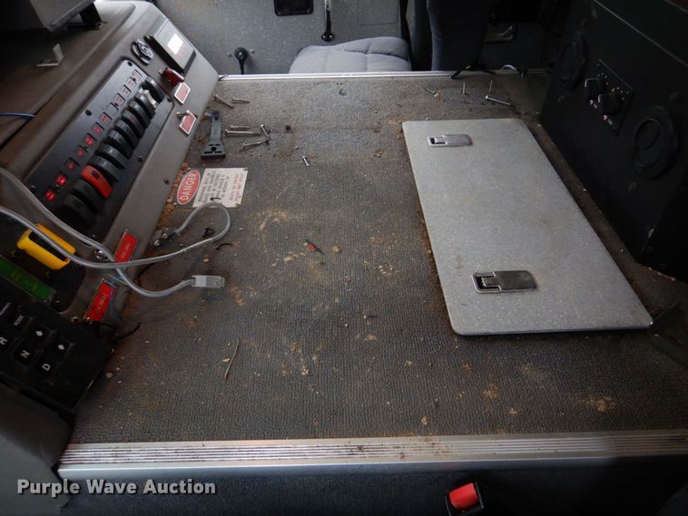 image for item DM7322 2003 Spartan VA41M-2142  pumper fire truck